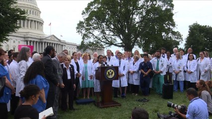 Loi santé: médecins et démocrates redoutent le "Trumpcare"