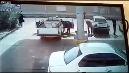 Gazlı araba patladı