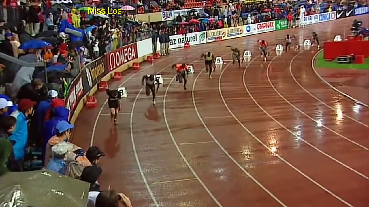 Usain Bolt breaks unofficial World Record on 200m for rain weather (HD)