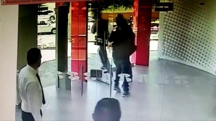 Comment stopper des braqueurs efficacement et sans violence !