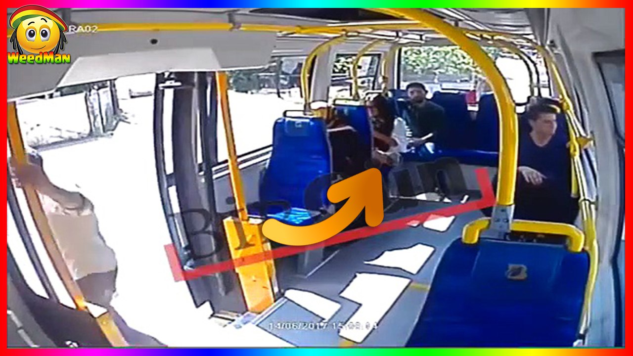 Cette jeune femme va se faire gifler parce qu'elle est en short dans un bus !