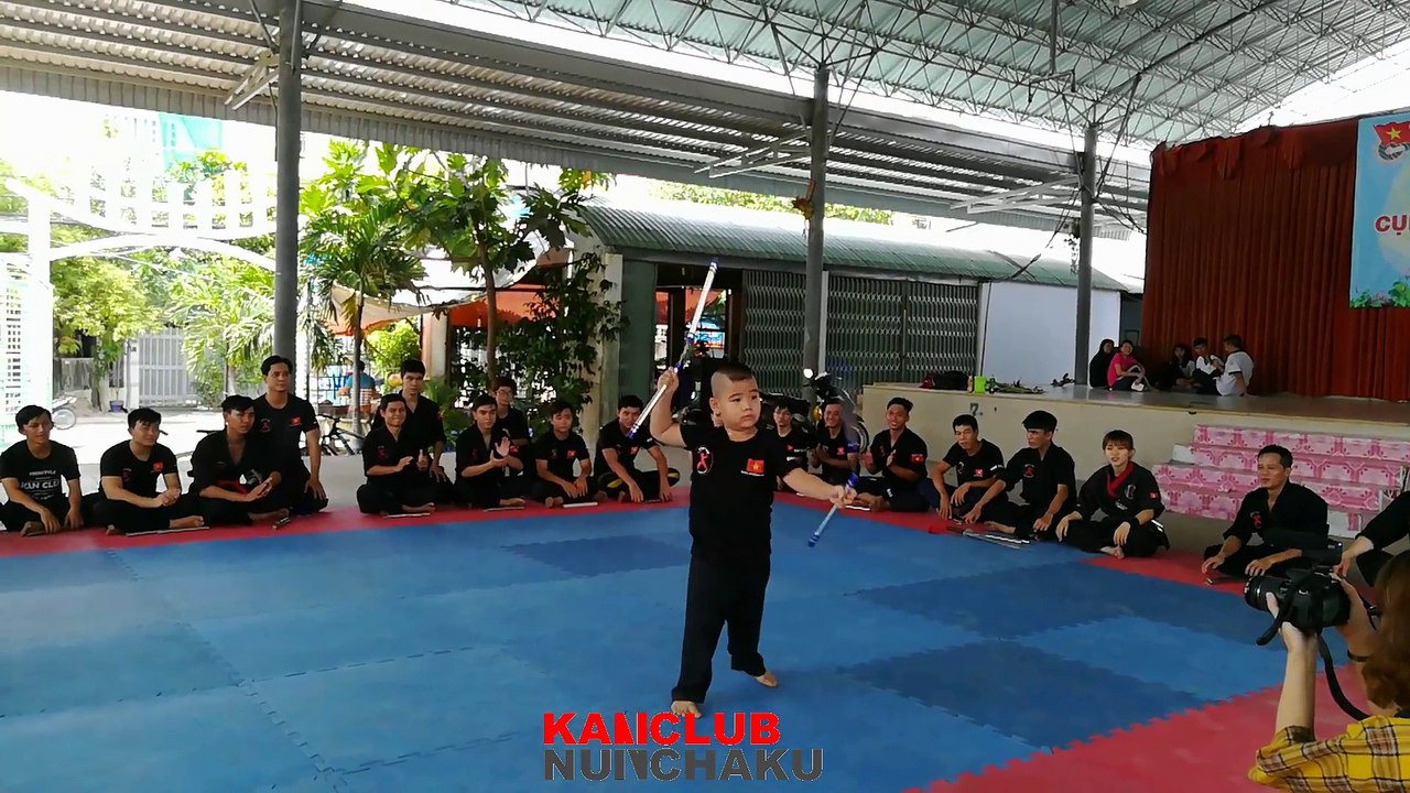 KAN Club côn nhị khúc. Nunchaku kid. Freestyle nunchaku. www.KANCLUB.com