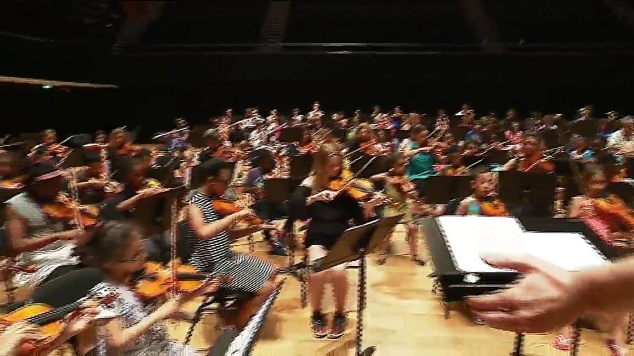 Musique pour tous : des enfants de milieux populaires initiés à la musique classique