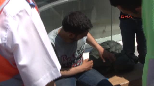 Taksim Metrosunda Yürüyen Merdivenlere Kolu Sıkıştı