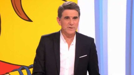 下载视频: Zap Midi : Tex fait une blague coquine, Jean-Luc Reichmann se fait draguer (Vidéo)