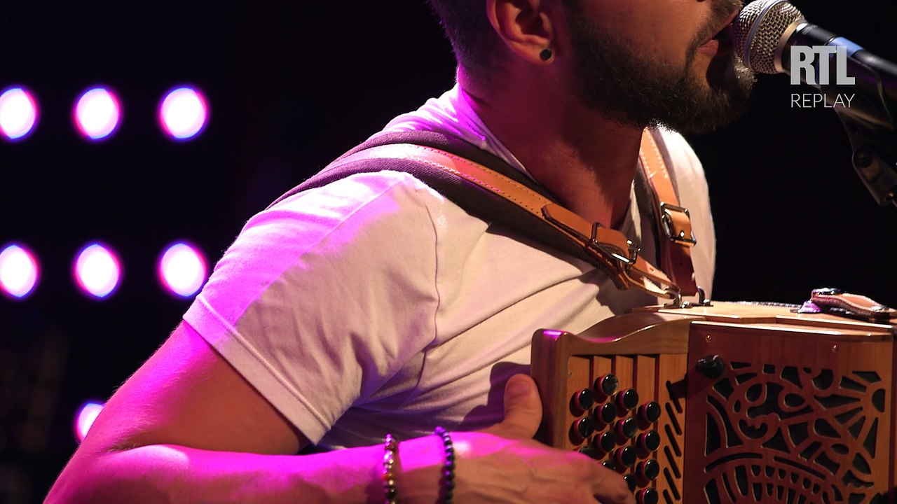 Claudio Capéo - Je vous embrasse fort (Live) Le Grand Studio RTL