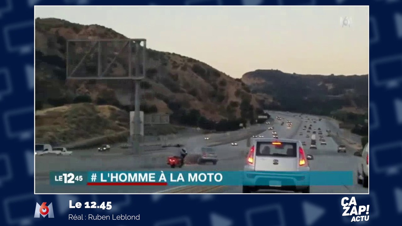 Un accident de la route impressionnant entre une moto et une voiture