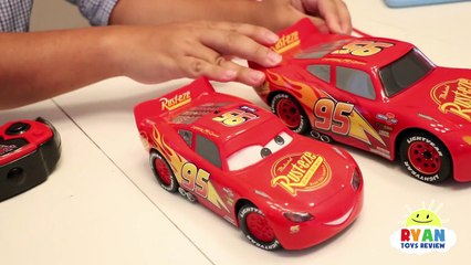 Disney Cars 3 $40 Lightning McQueen vs $300 Lightning McQueen Remote Control Toy