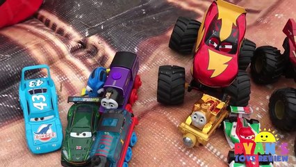 KIDS SURPRISE TOY HUNT CHALLENGE Giant Inflatable Outdoor Playground for Kids! D