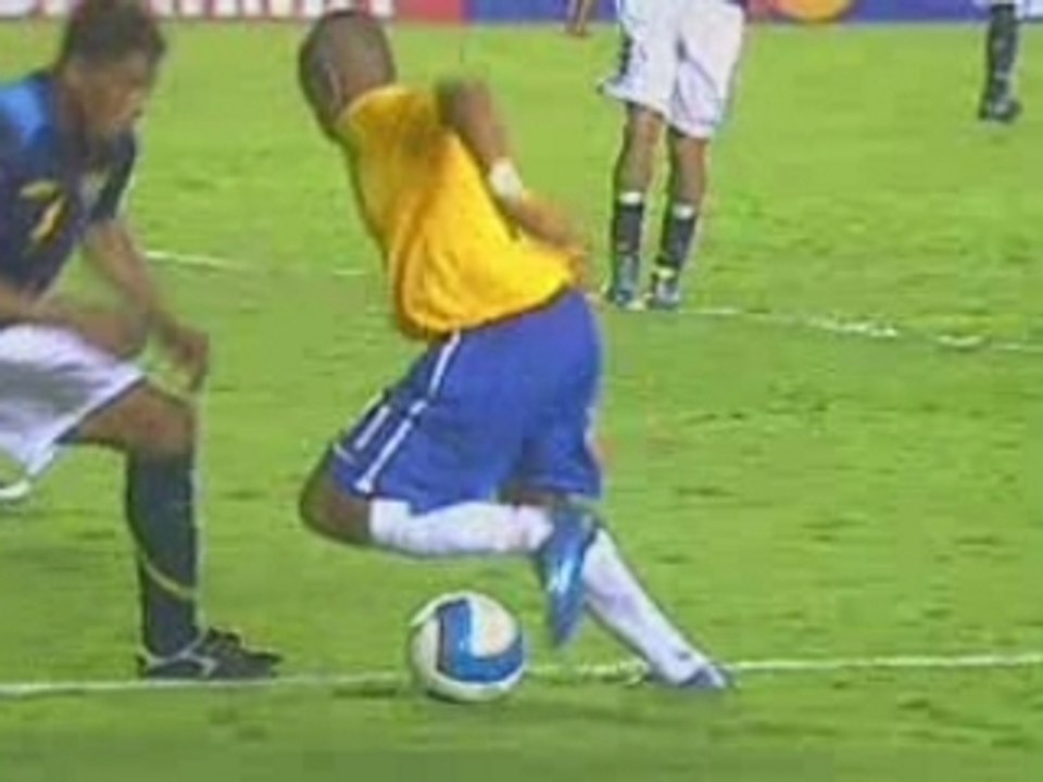 Brasil 5X0Equador: Robinho, Drible do Sambista