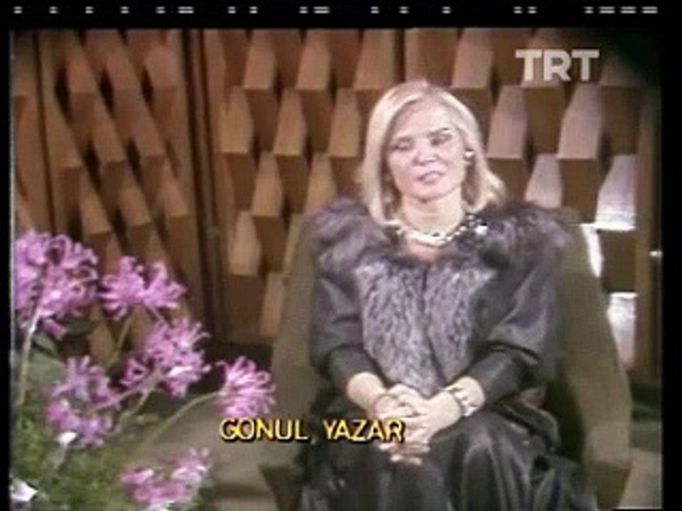 Metin Oktay'ın Gönül Yazar'a Sarılmaması