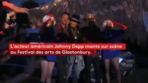 Lors d'un concert, Johnny Depp plaisante sur l'assassinat de Trump, avant de s'excuser