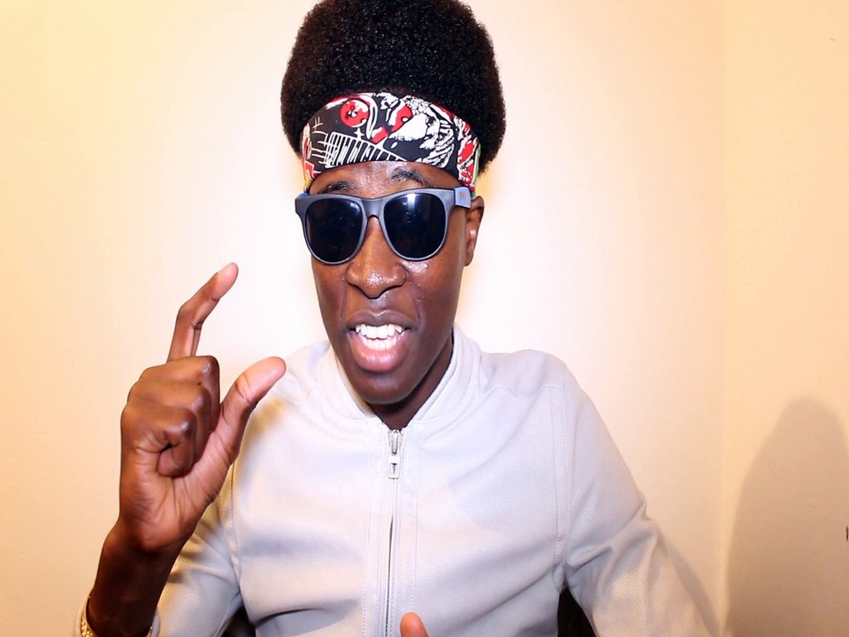 SIGNS YOU'RE IN A TOXIC RELATIONSHIP