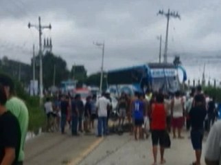 Dos muertos deja un violento choque en Santa Elena