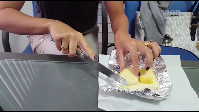 Jovem que tinha alergia grave a leite de vaca, experimenta derivados pela primeira vez