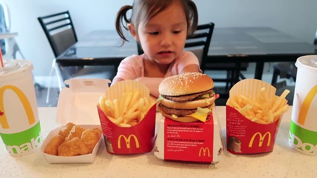 How to Make MCDONALDS Big Mac & McNuggets Kid vs Food Skit Pretend Playtime for Kids