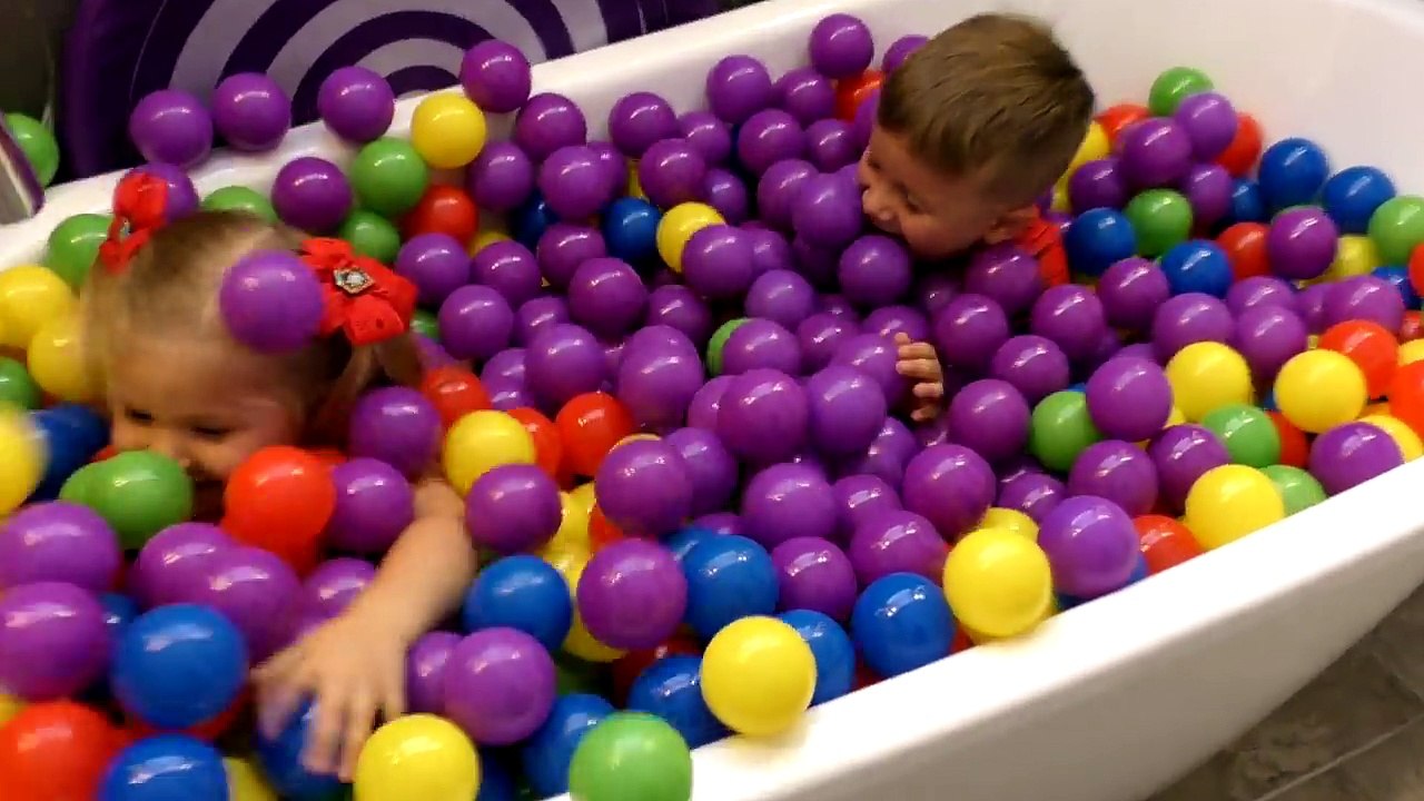 Learn Colors with Baby and Balls 2, Finger Family Song Nursery Rhymes for Kids video Dailymotion