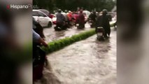 Lluvias transformaron las calles de Ho Chi Ming en verdaderos ríos