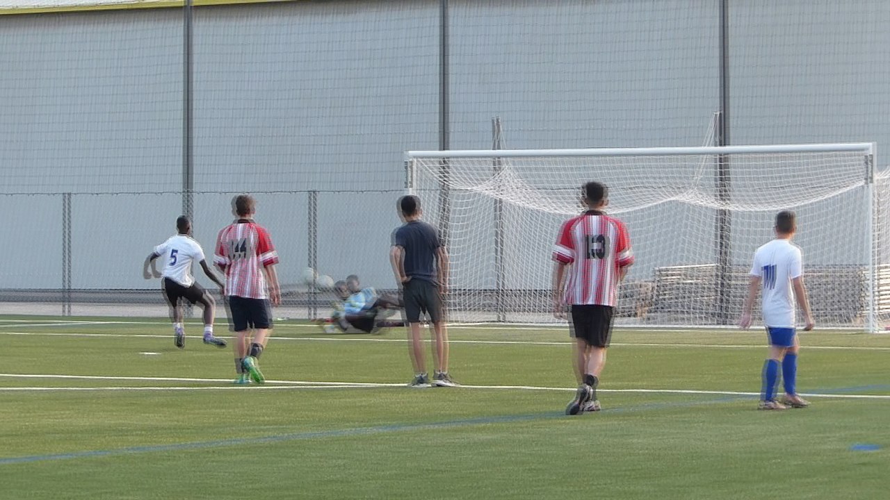 UGA LYON-DECINES (U19) - FC VAULX-EN-VELIN  MATCH AMICAL