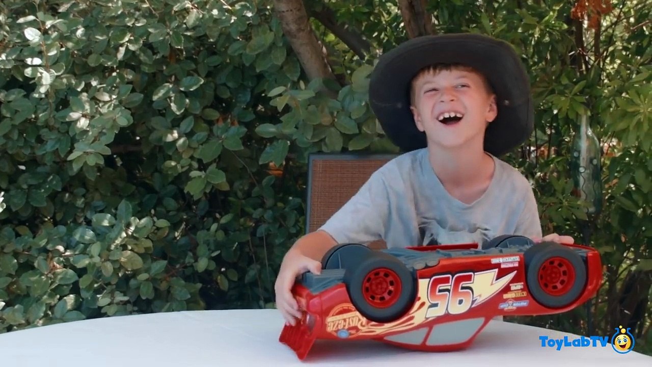 GIANT EGG SURPRISE DINOSAURS VS CARS! Dinosaur & Disney Cars 3 Movie Toys, Biggest Lightni