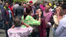 Oposición venezolana bloquea calles por muerte de manifestante