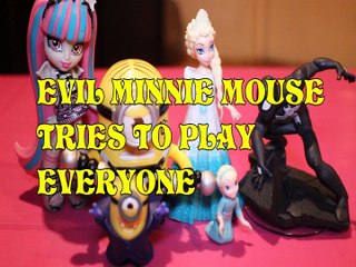 ROCHELLE USES MAGIC TO MAKE ELSA & MINION BABIES + SPIDERMAN DISNEY FROZEN Toys Kids Video