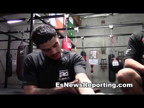 boxing fan wants to know how to get bitches asks pelos - EsNews