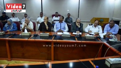 محافظ مطروح يجتمع بمسئولى المحافظة لمراجعة استعدادات العيد والموسم السياحى