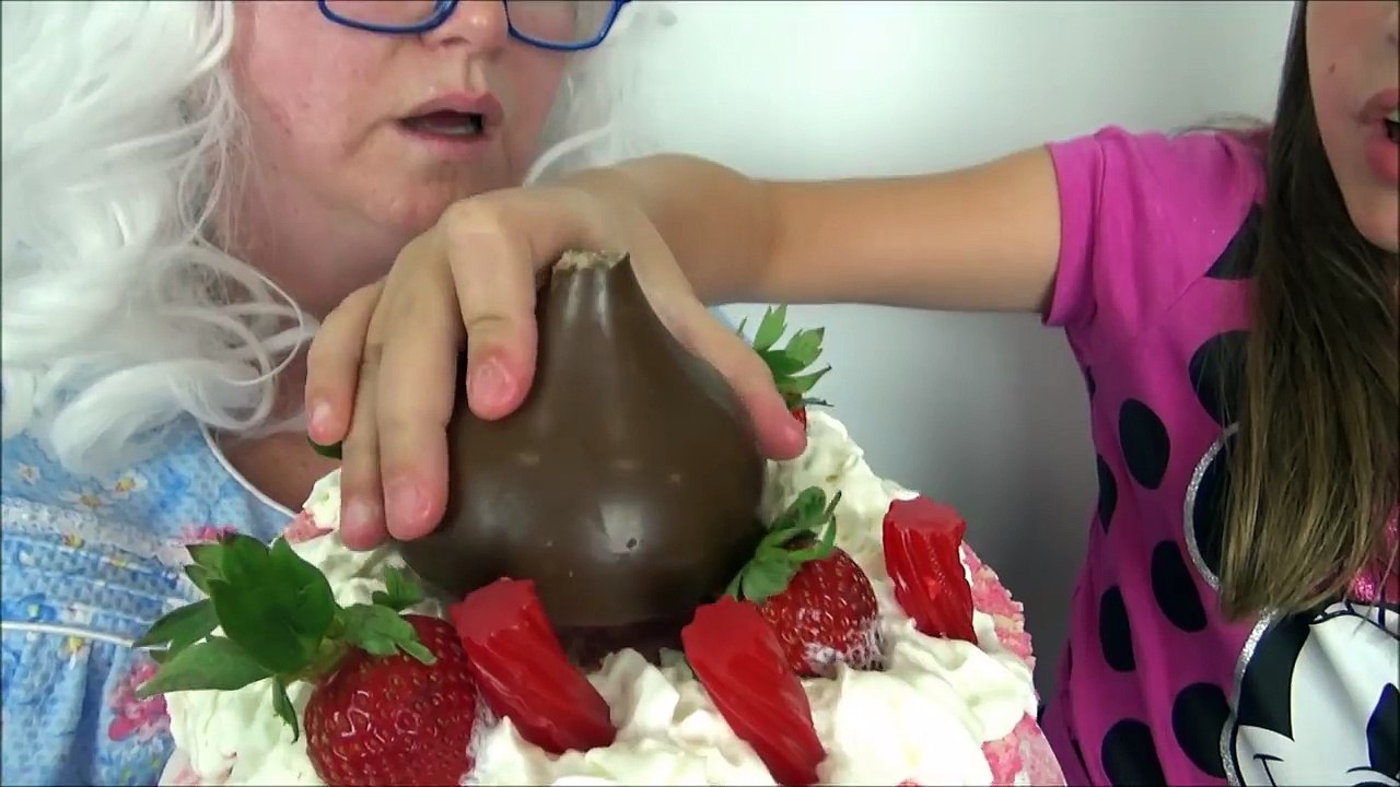 Giant Strawberry Challenge Cake Candy Soda Granny Victoria Annabelle Toy Freaks Family Wor