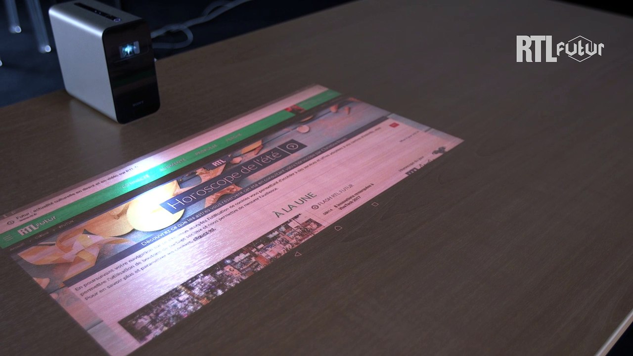 Xperia Touch : L'appareil qui transforme vos murs en surfaces tactiles