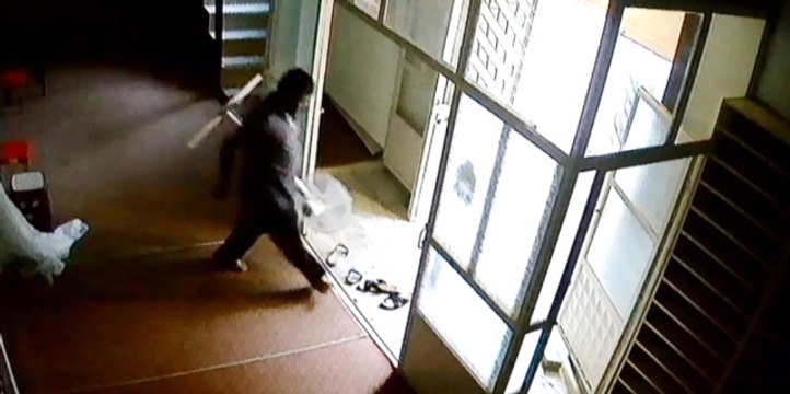 Vantilatör Çalmak İçin Girdiği Camide 4 Rekat Namaz Kıldı!