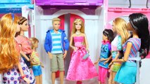 En Barbie va a Hollywood con Ken despedida de dibujos animados con las muñecas Barbie espectáculo muñeca