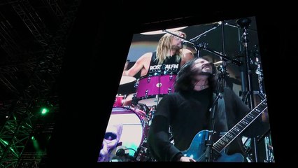 Foo Fighters - Sunday Rain NEW SONG LIVE DEBUT FROM NEW ALBUM RIGA LATVIA 2017