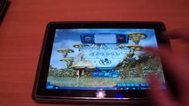 Juego jugabilidad en ordenador personal jugando guardabosques espacio tableta prueba prueba ventanas juegos en el disco duro de la tableta