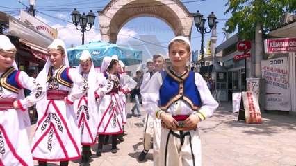 “Treni i Bajramit” zbavit fëmijët në Shkup