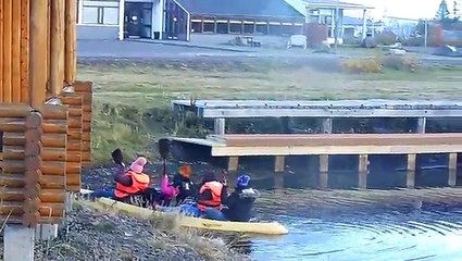 Download Video: Les touristes chinois n'arrivant pas à utiliser un kayak. .. Attention,fou rire !!