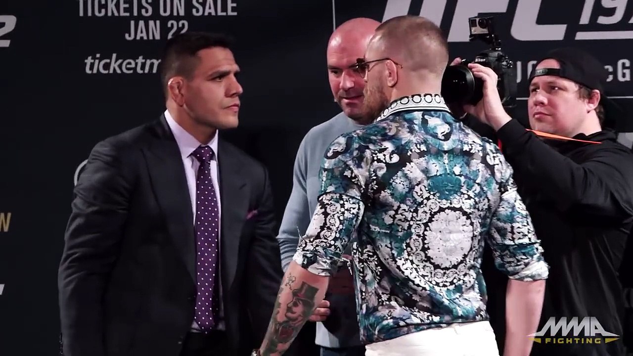 UFC 197- Conor McGregor vs. Rafael dos Anjos Staredown