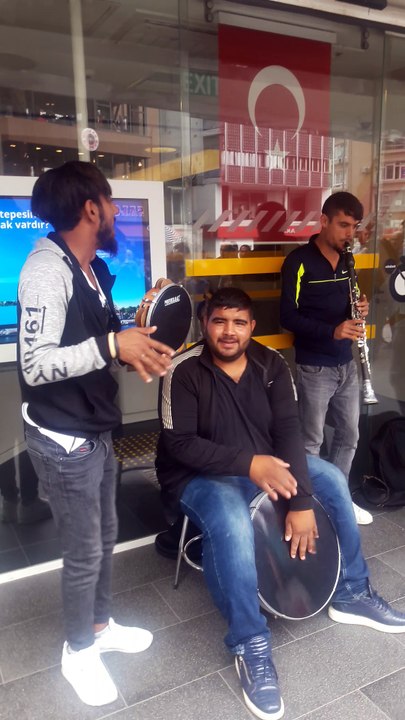 ZEYNEL ABİDİN KIYMAZ SOKAK ŞARKICILARI-1