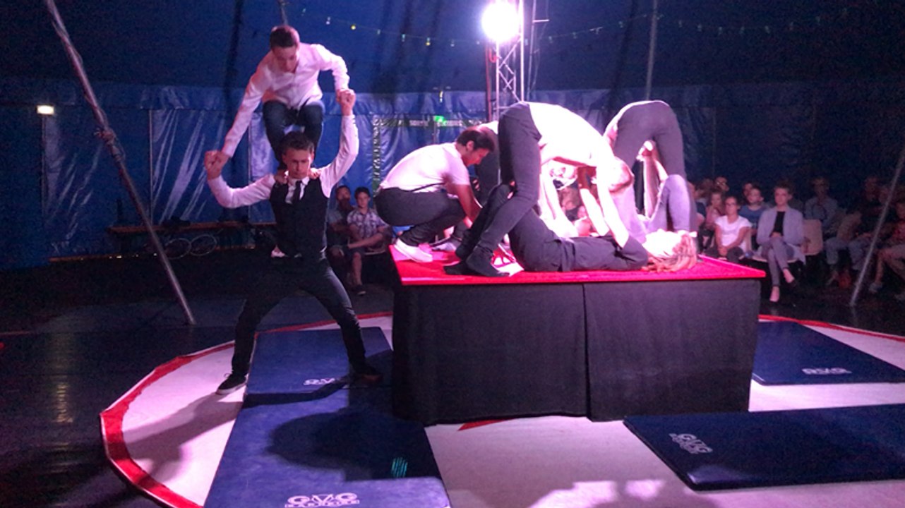 De jeunes artistes de gala sous le chapiteau de Bayeux