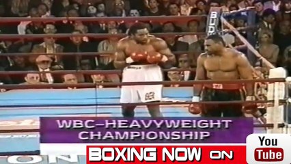 Boxer Has Mental Breakdown During Fight_2