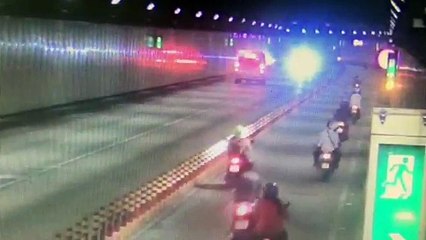 Xe hơi chạy ngược chiều trong hầm Thủ Thiêm đâm liên hoàn
