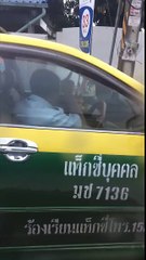 Dancing taxi driver thinks nobody is watching