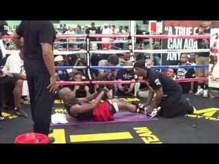 TBE working on his six pack  - EsNews