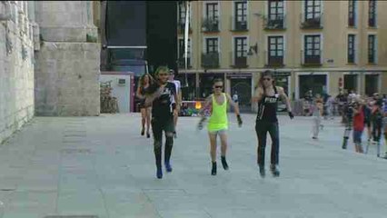 A la carrera con tacones de 7 centímetros contra la homofobia en Valladolid