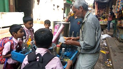 Baraf Ka Gola | School Kids Enjoying |