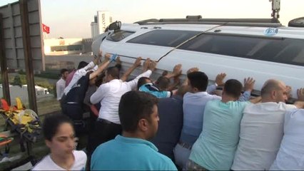 Cenazeye Giden Servis Minibüsü Takla Attı: 15 Yaralı