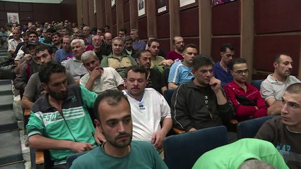 Hundreds of detainees from Damascus prisons freed: minister