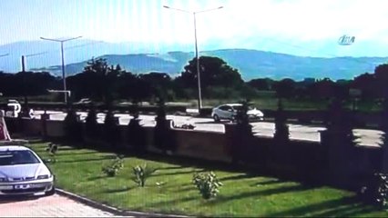 73 Yaşındaki Adamın Hayatını Kaybettiği Kaza Güvenlik Kamerasına Yansıdı