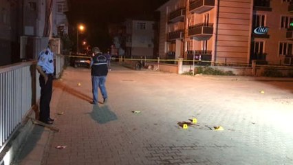 Gençlerin Kavgasında Bıçaklar Çekildi: 1 Ölü, 3 Yaralı
