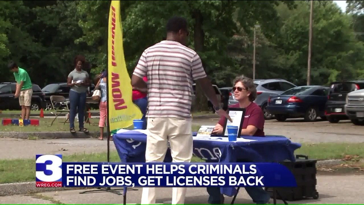 Memphis Police Officer Starts Nonprofit to Help Ex-Criminals Get Back on Their Feet